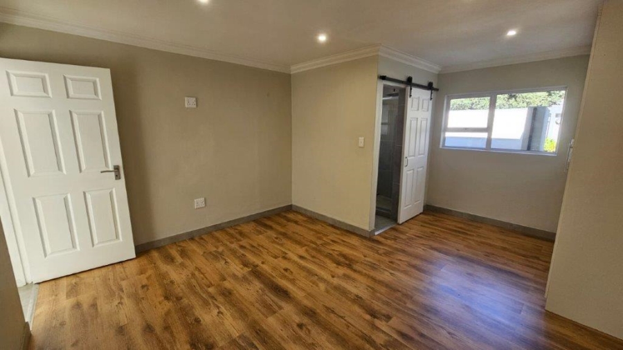 5 Bedroom Property for Sale in Wierda Park Gauteng