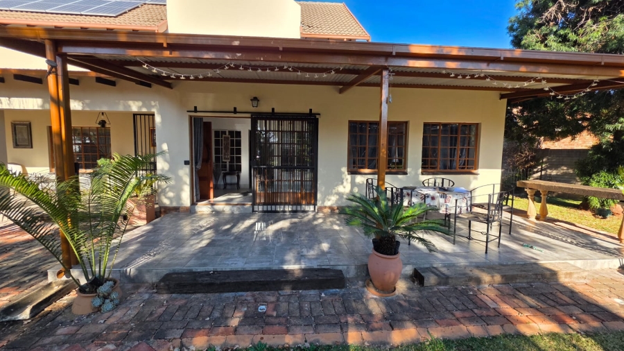 5 Bedroom Property for Sale in Doornpoort Gauteng