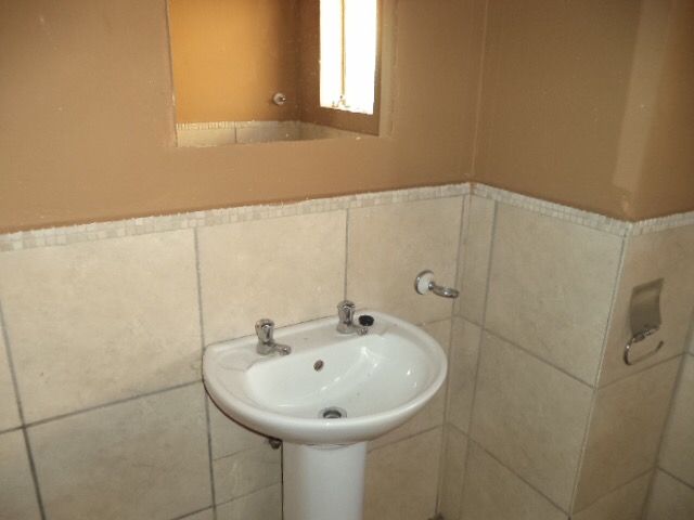 To Let 2 Bedroom Property for Rent in Claremont Gauteng