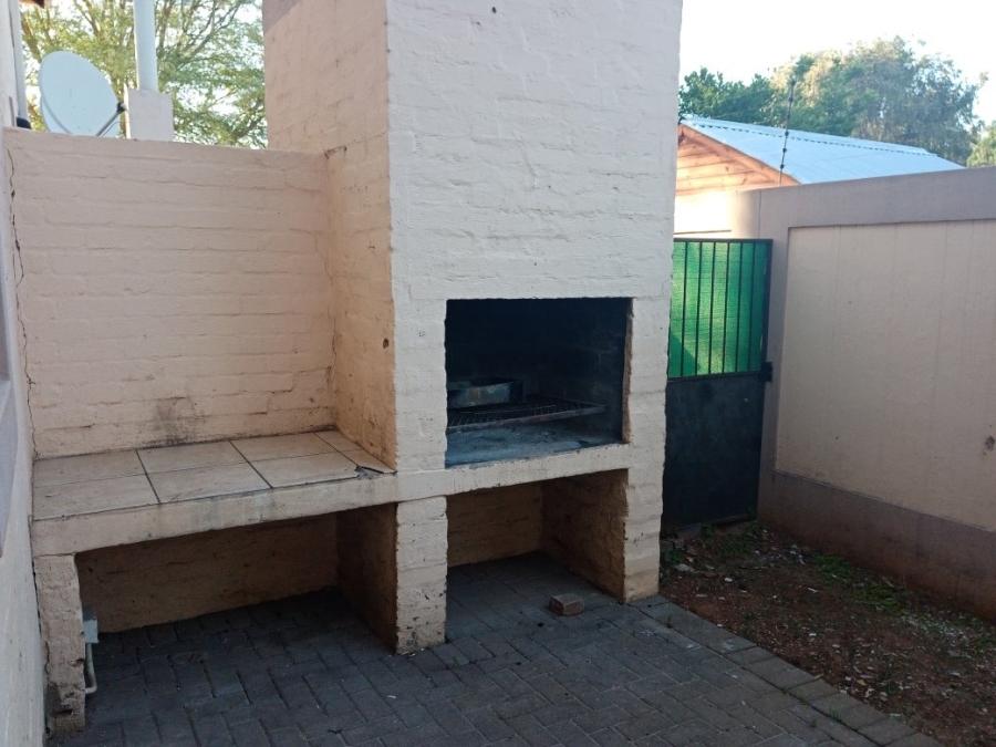 To Let 2 Bedroom Property for Rent in Claremont Gauteng
