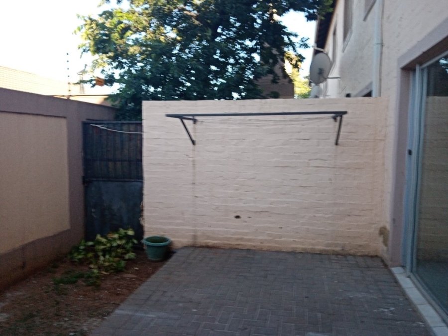 To Let 2 Bedroom Property for Rent in Claremont Gauteng