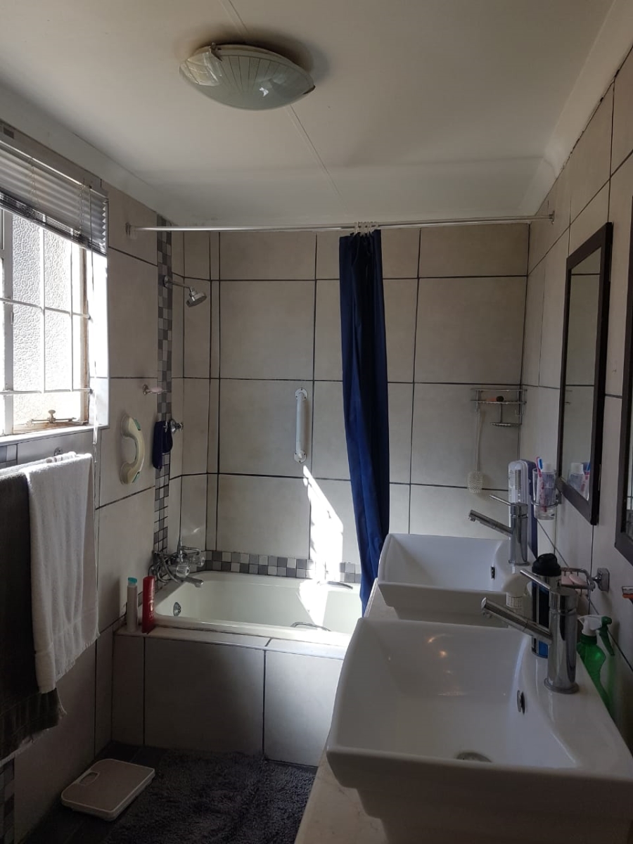 4 Bedroom Property for Sale in Kensington Gauteng