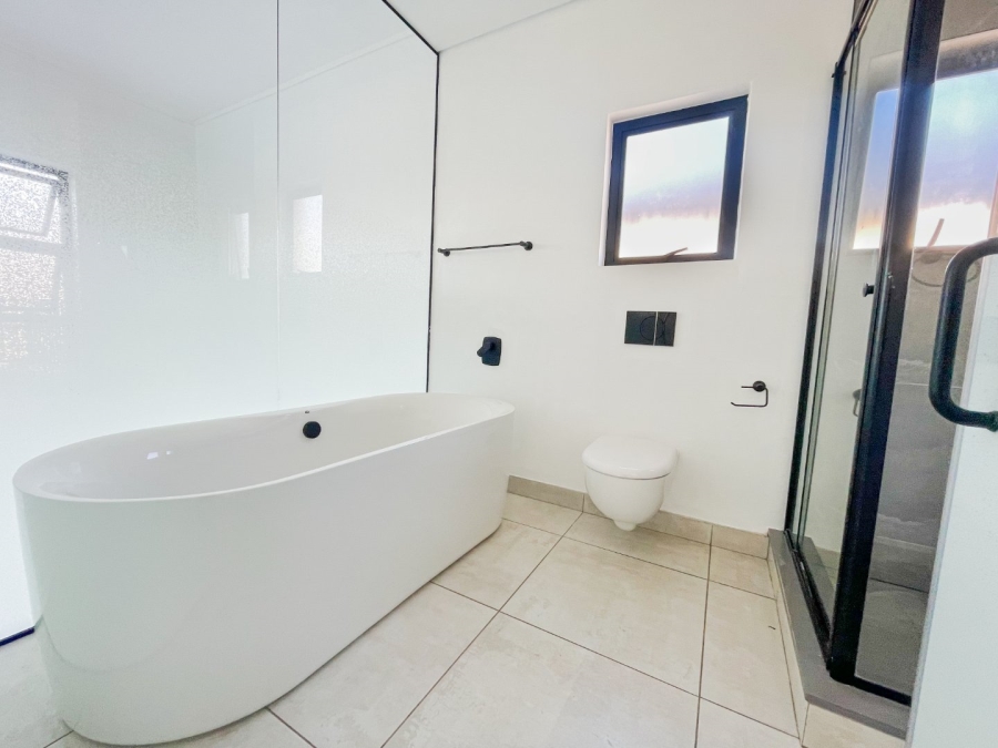 To Let 2 Bedroom Property for Rent in The Polofields Gauteng
