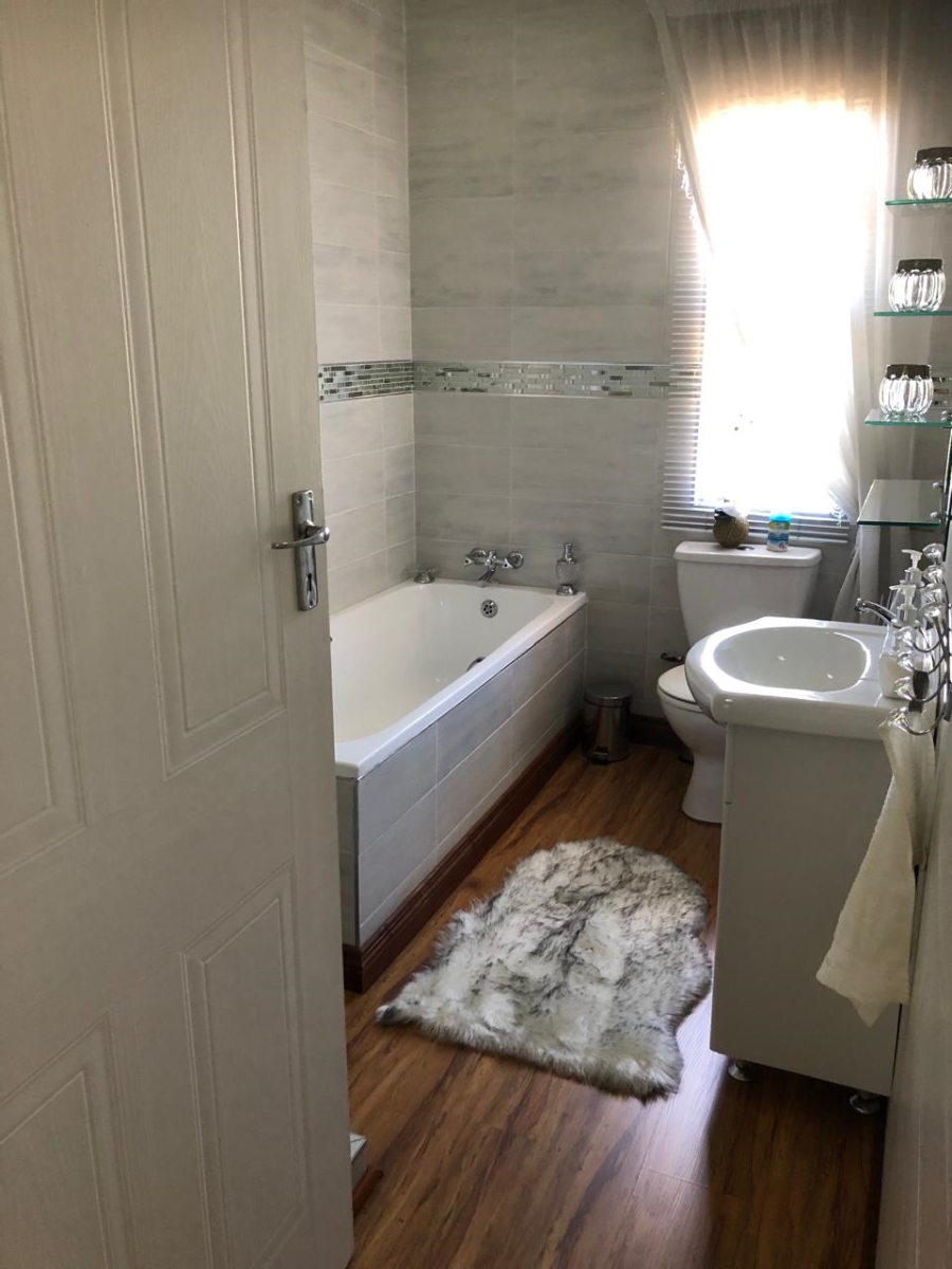 3 Bedroom Property for Sale in Vanderbijlpark SE 2 Gauteng