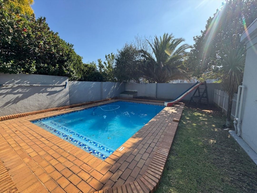 2 Bedroom Property for Sale in Lakefield Gauteng