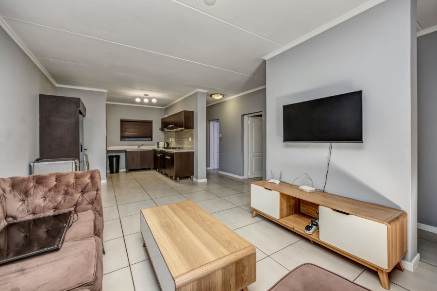 To Let 3 Bedroom Property for Rent in Broadacres Gauteng