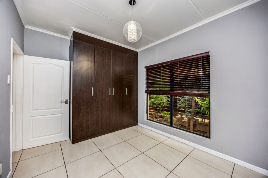 To Let 3 Bedroom Property for Rent in Broadacres Gauteng