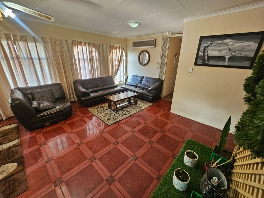 To Let 3 Bedroom Property for Rent in Heuweloord Gauteng
