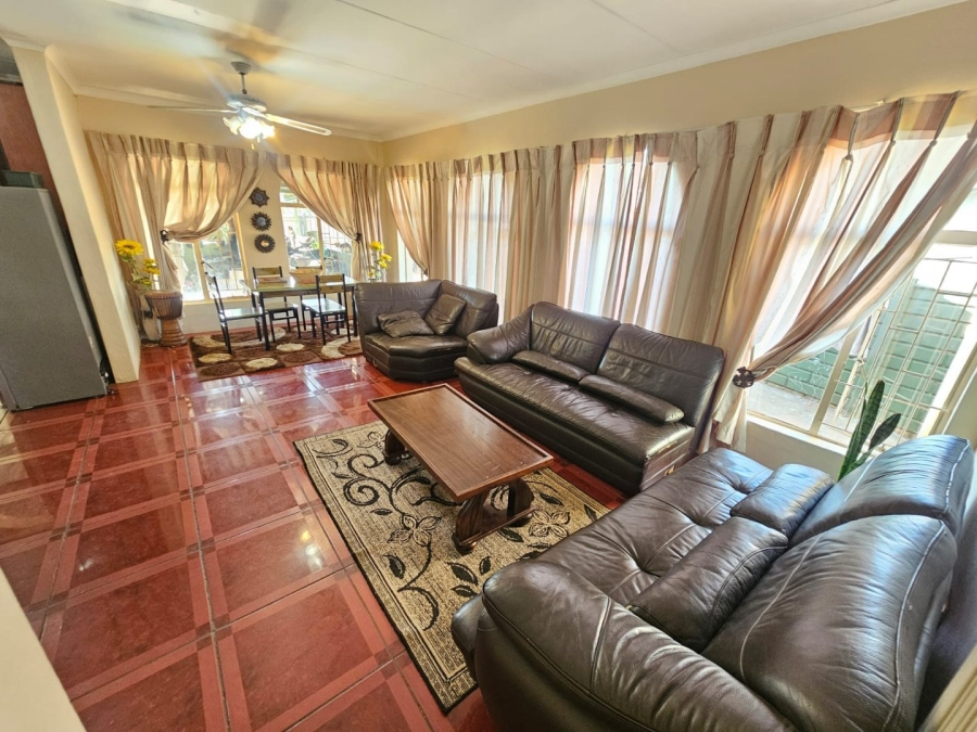 To Let 3 Bedroom Property for Rent in Heuweloord Gauteng