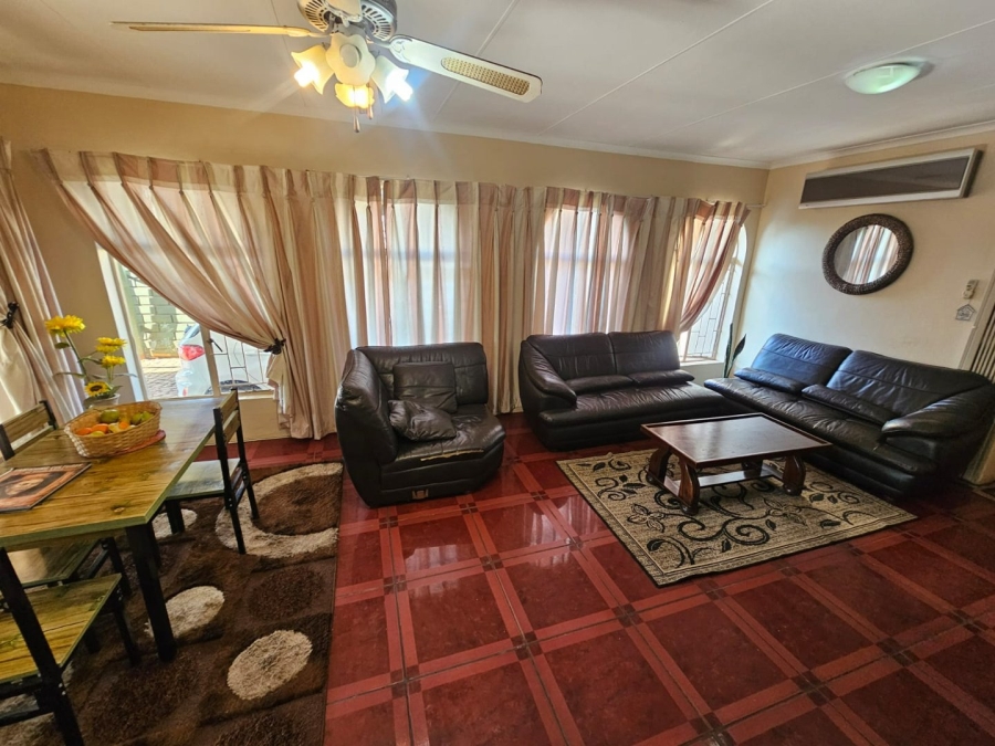 To Let 3 Bedroom Property for Rent in Heuweloord Gauteng