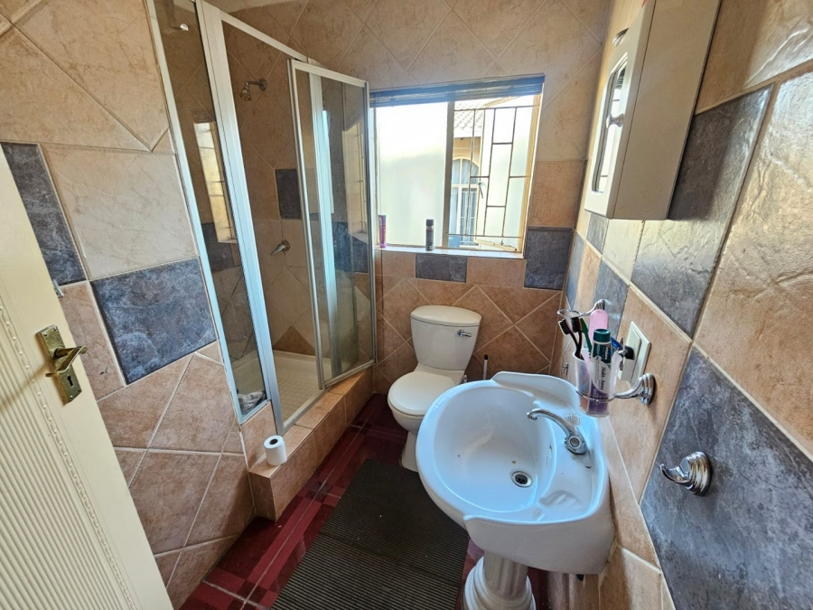 To Let 3 Bedroom Property for Rent in Heuweloord Gauteng