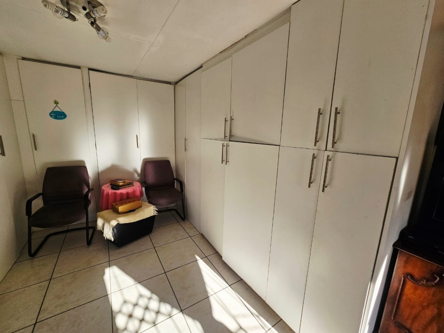 To Let 2 Bedroom Property for Rent in Heuweloord Gauteng