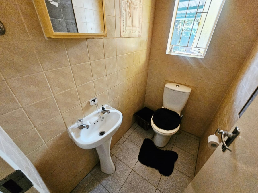 To Let 4 Bedroom Property for Rent in Heuweloord Gauteng