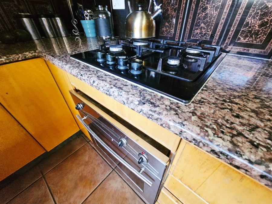 To Let 4 Bedroom Property for Rent in Heuweloord Gauteng