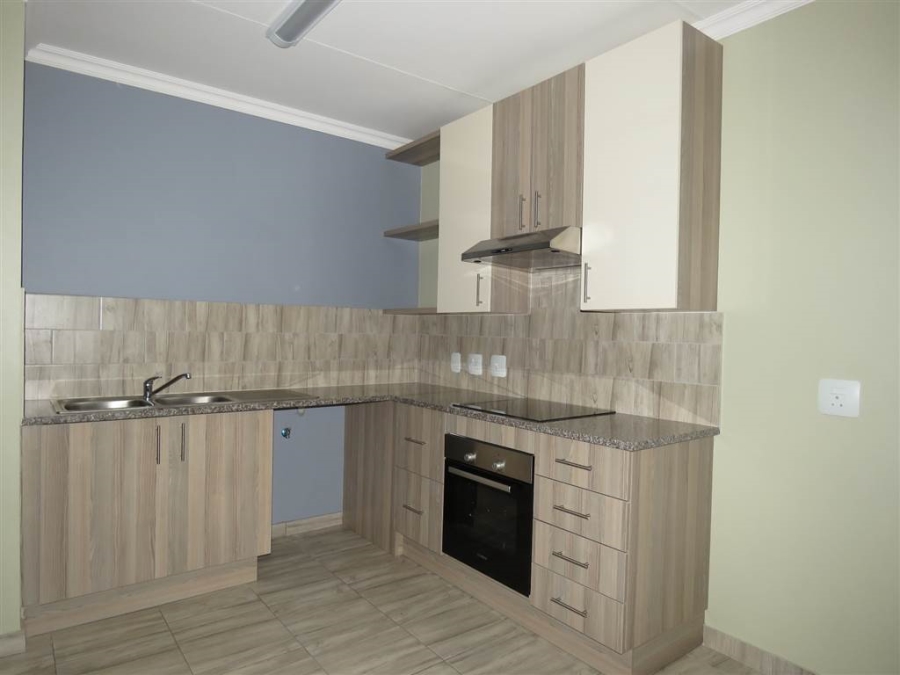 To Let 2 Bedroom Property for Rent in Noordwyk Gauteng