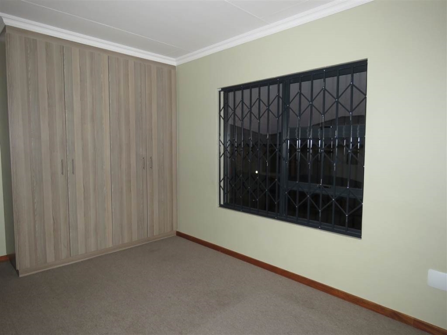 To Let 2 Bedroom Property for Rent in Noordwyk Gauteng