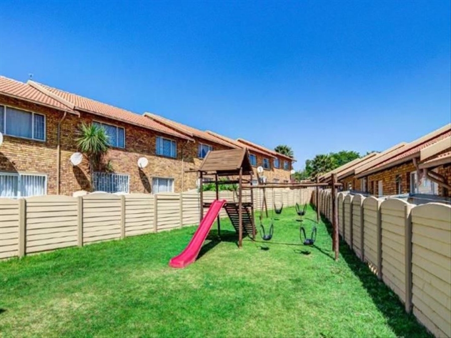 2 Bedroom Property for Sale in Birch Acres Gauteng