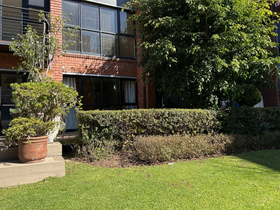 2 Bedroom Property for Sale in Atholl Gardens Gauteng