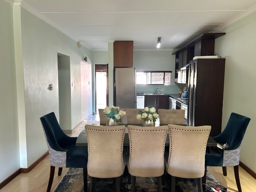 2 Bedroom Property for Sale in Atholl Gardens Gauteng