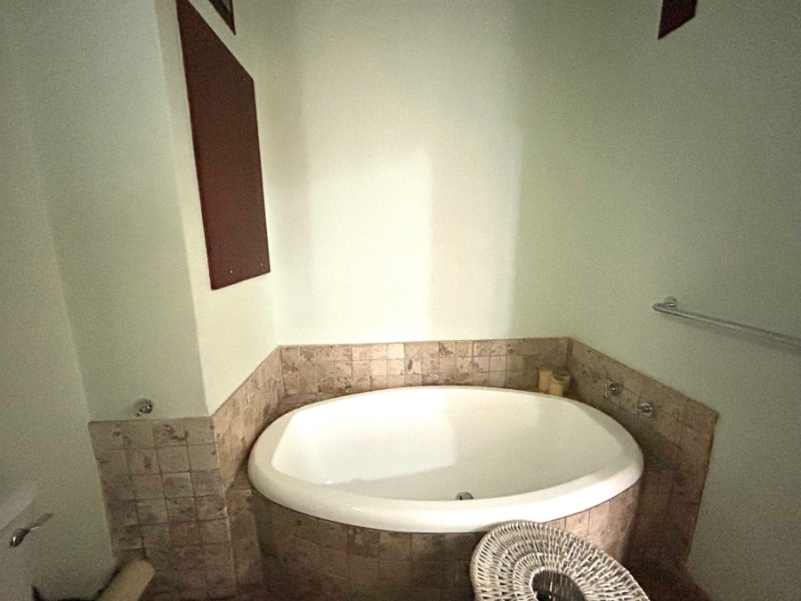 2 Bedroom Property for Sale in Atholl Gardens Gauteng