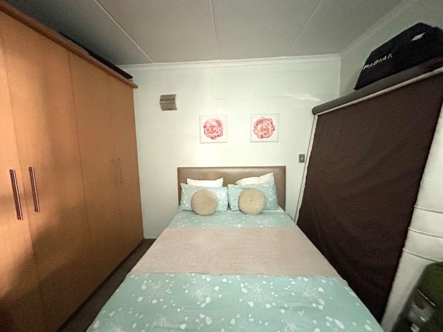 2 Bedroom Property for Sale in Atholl Gardens Gauteng