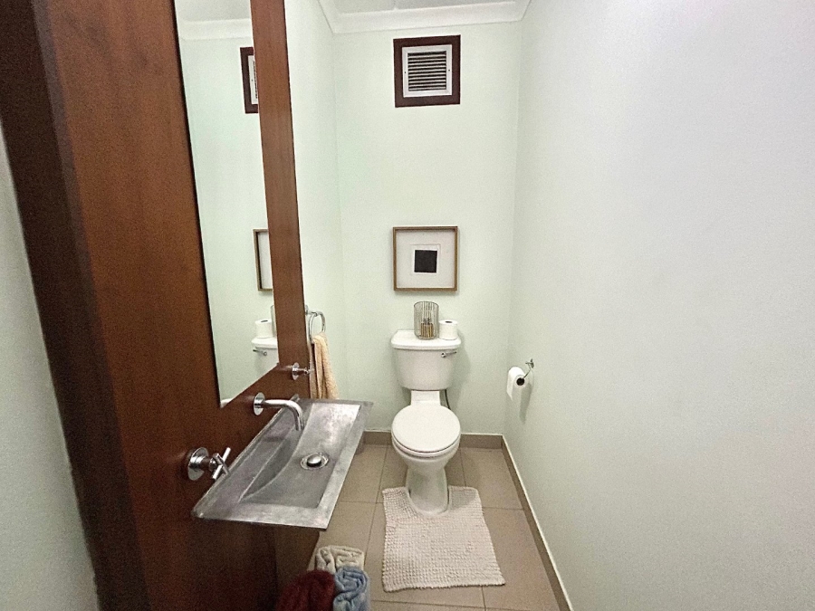 2 Bedroom Property for Sale in Atholl Gardens Gauteng