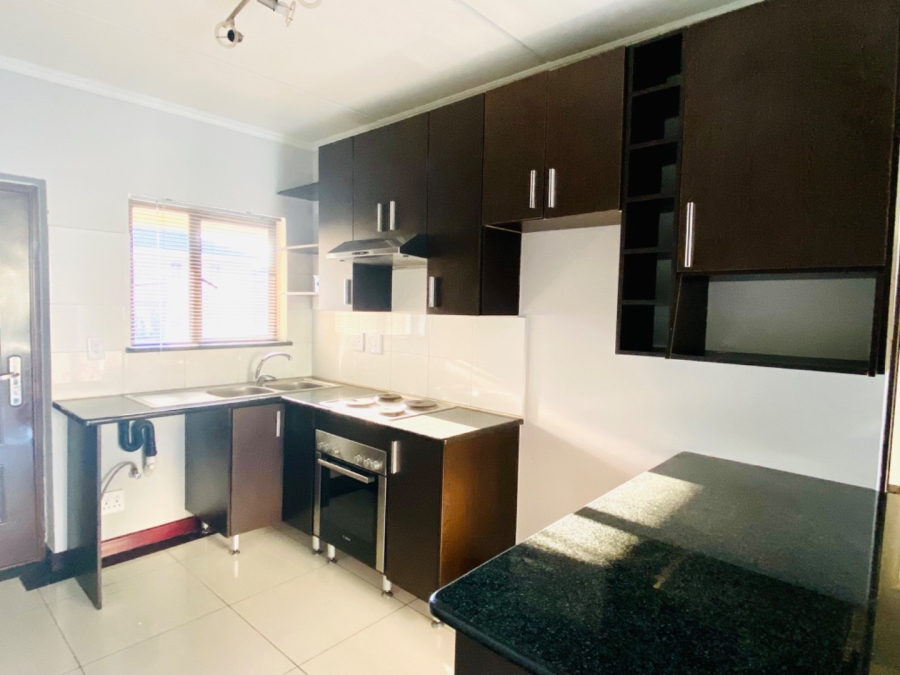 2 Bedroom Property for Sale in Noordwyk Gauteng