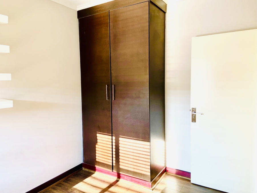 2 Bedroom Property for Sale in Noordwyk Gauteng