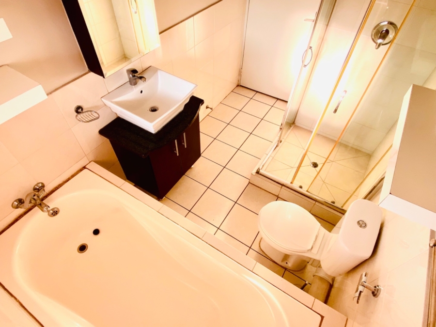 2 Bedroom Property for Sale in Noordwyk Gauteng