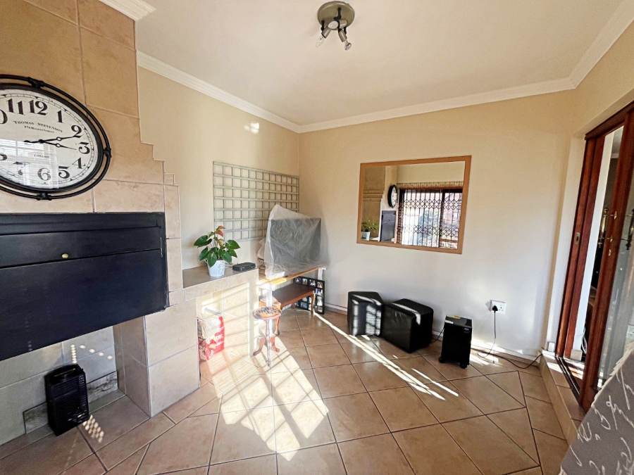 3 Bedroom Property for Sale in Amberfield Gauteng