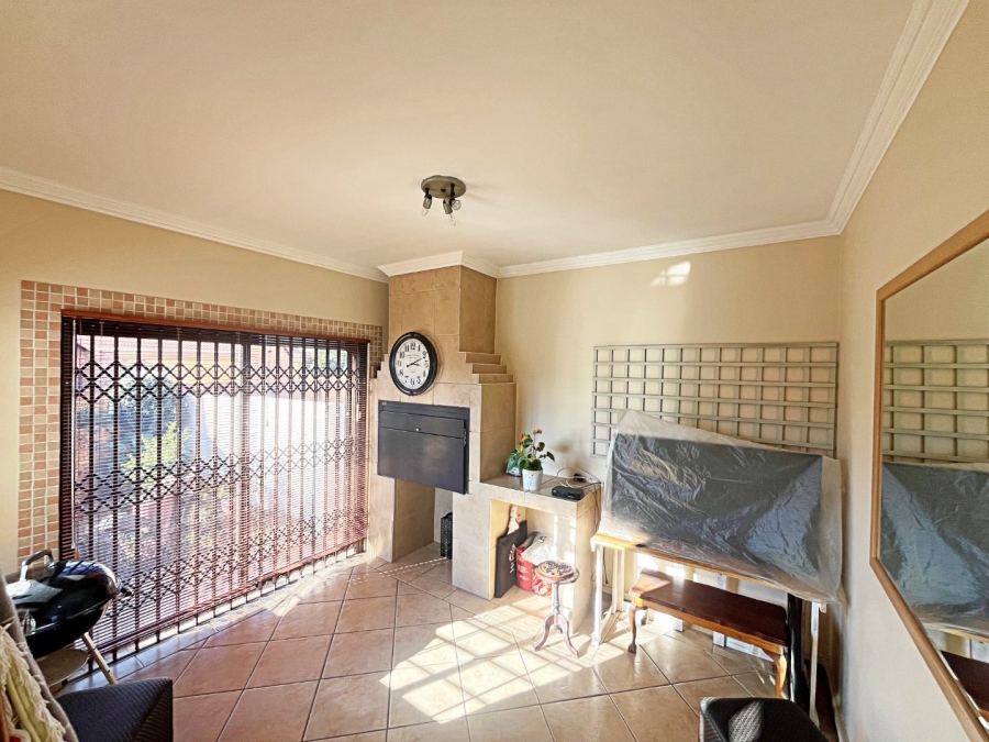 3 Bedroom Property for Sale in Amberfield Gauteng