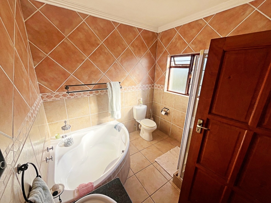 3 Bedroom Property for Sale in Amberfield Gauteng