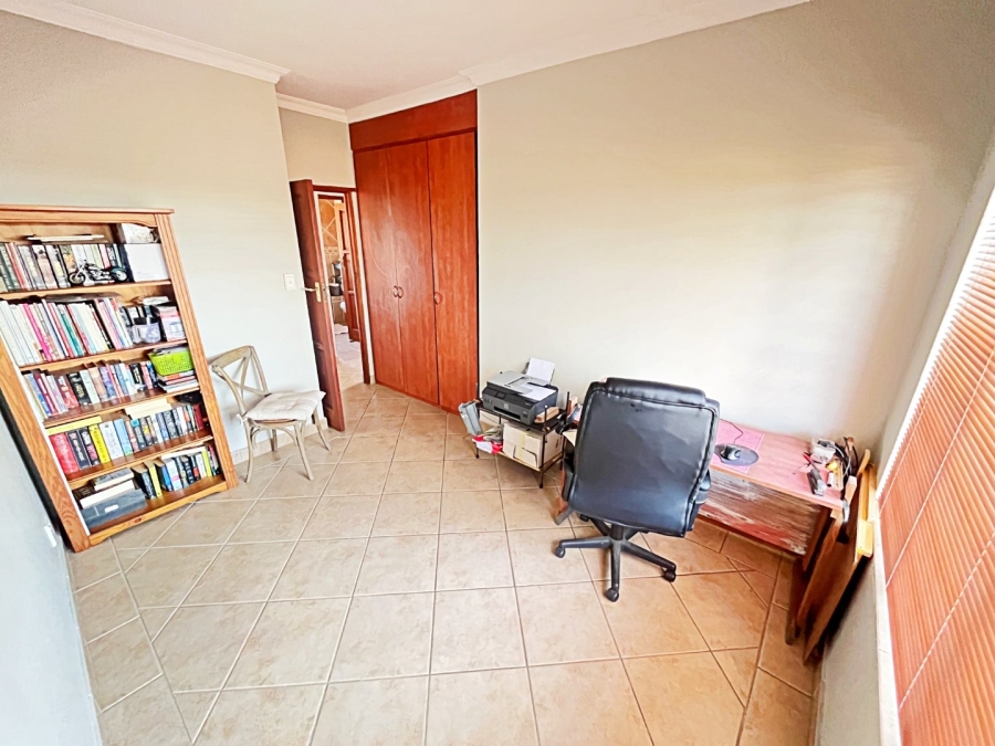 3 Bedroom Property for Sale in Amberfield Gauteng