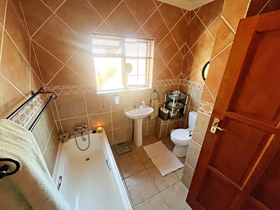 3 Bedroom Property for Sale in Amberfield Gauteng
