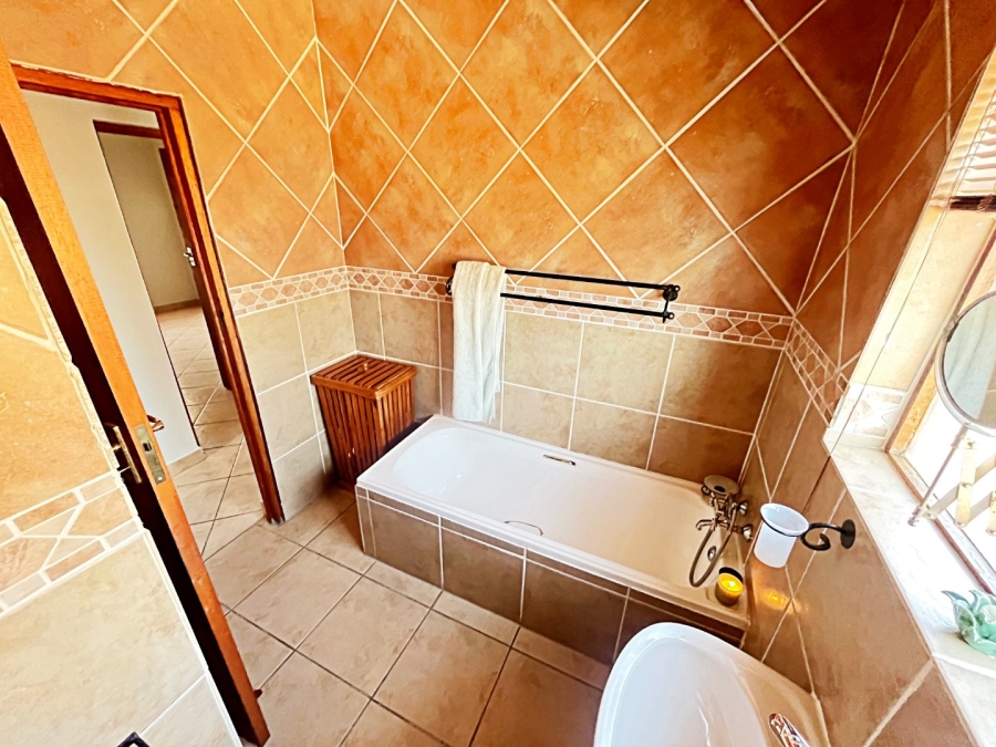 3 Bedroom Property for Sale in Amberfield Gauteng