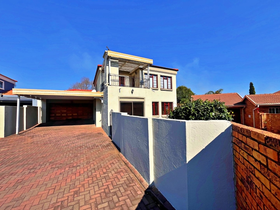 3 Bedroom Property for Sale in Amberfield Gauteng