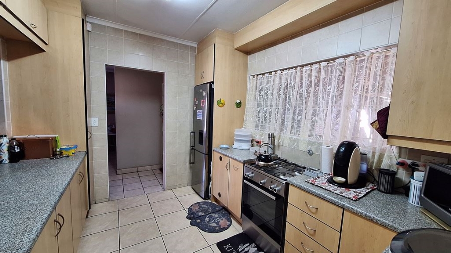 3 Bedroom Property for Sale in Barvallen Gauteng