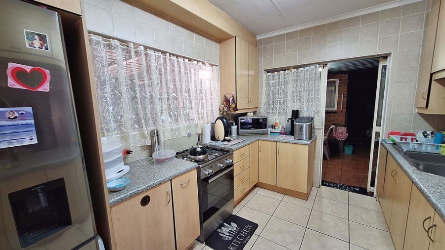 3 Bedroom Property for Sale in Barvallen Gauteng