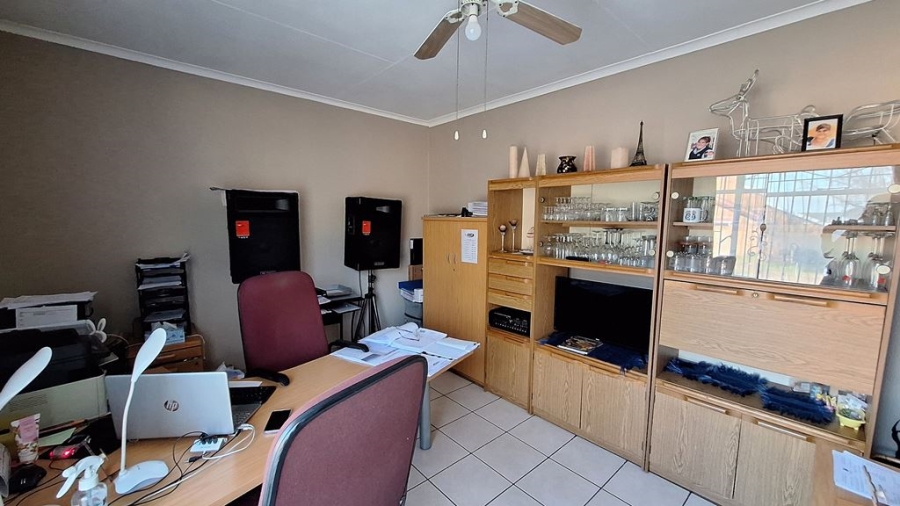 3 Bedroom Property for Sale in Barvallen Gauteng