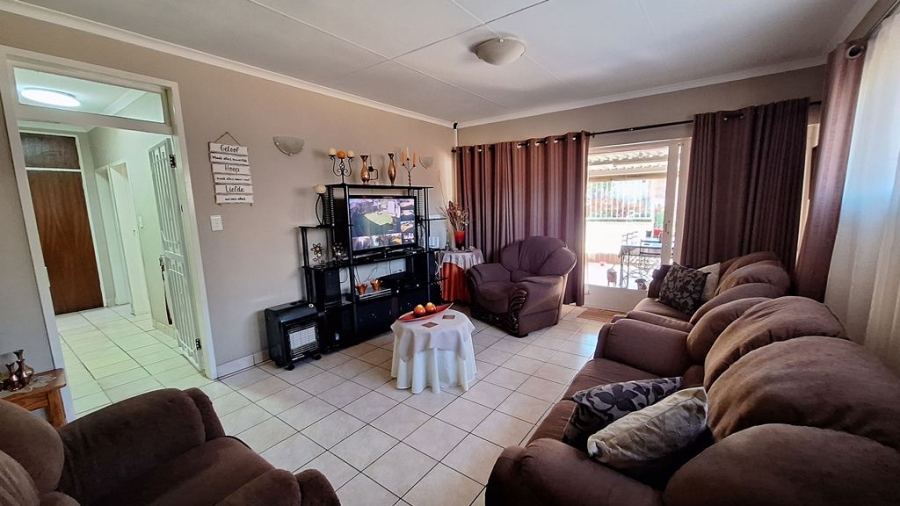 3 Bedroom Property for Sale in Barvallen Gauteng