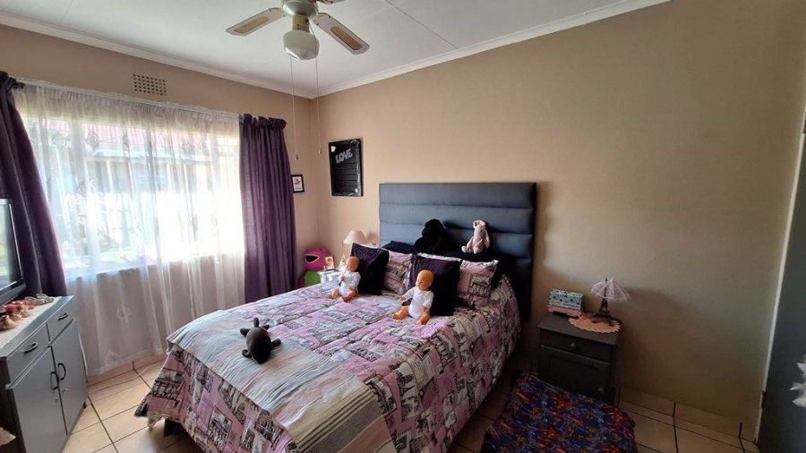3 Bedroom Property for Sale in Barvallen Gauteng