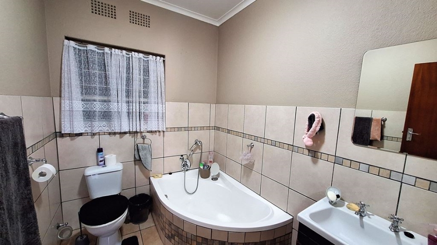 3 Bedroom Property for Sale in Barvallen Gauteng