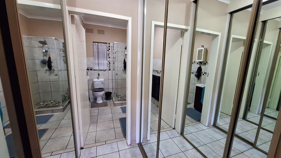 3 Bedroom Property for Sale in Barvallen Gauteng