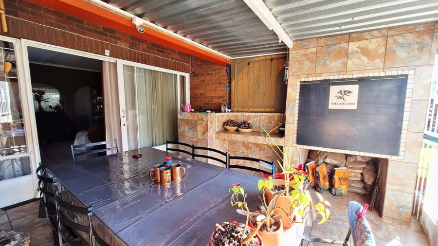 3 Bedroom Property for Sale in Barvallen Gauteng