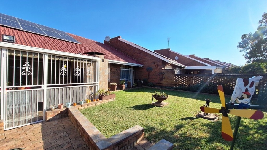 3 Bedroom Property for Sale in Barvallen Gauteng