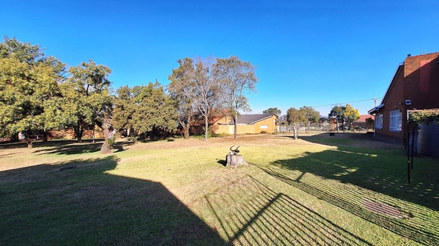 3 Bedroom Property for Sale in Barvallen Gauteng