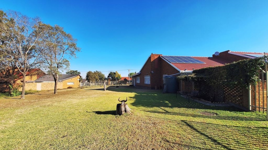 3 Bedroom Property for Sale in Barvallen Gauteng