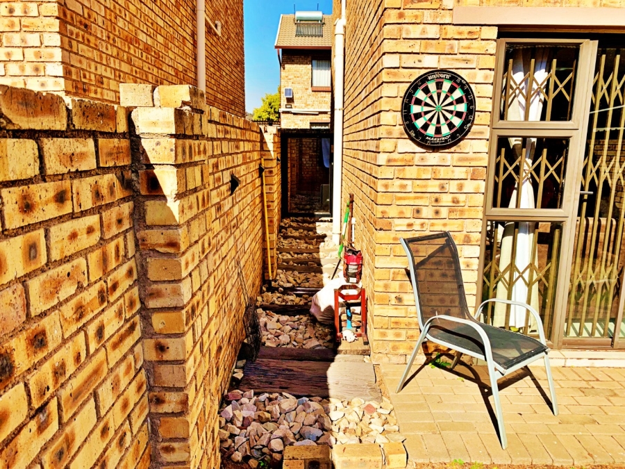 3 Bedroom Property for Sale in Brentwood Park AH Gauteng