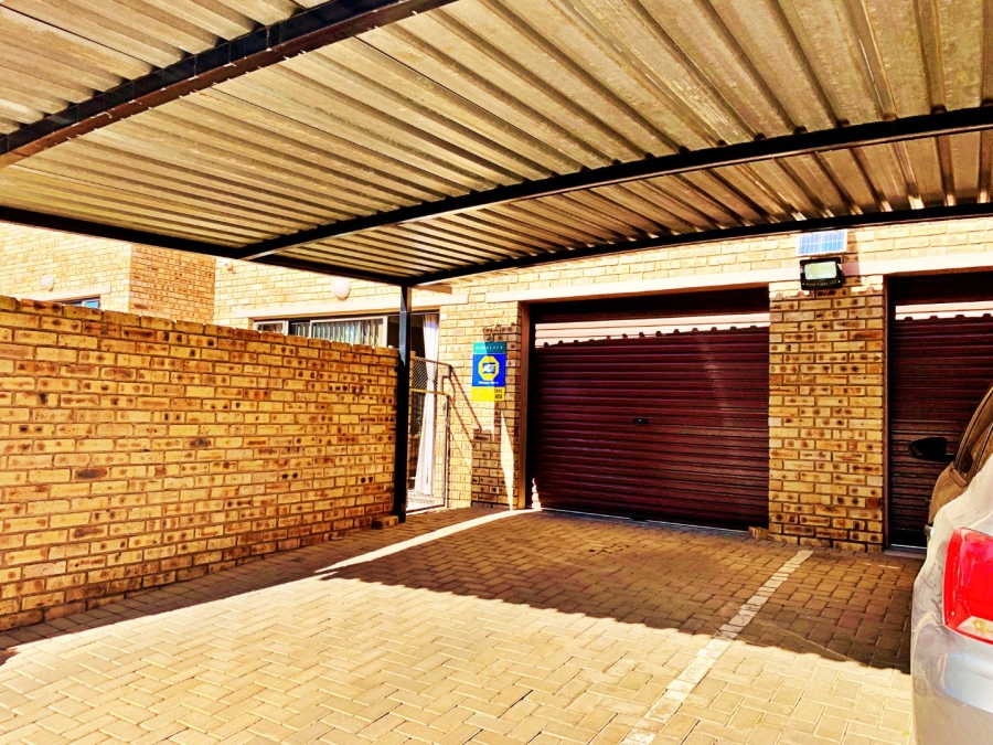3 Bedroom Property for Sale in Brentwood Park AH Gauteng