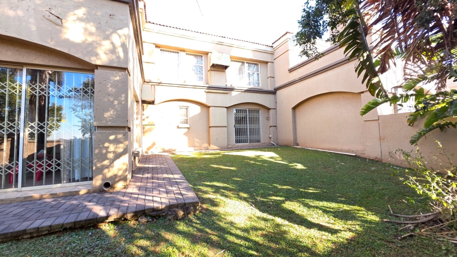 To Let 3 Bedroom Property for Rent in Eldoglen Gauteng